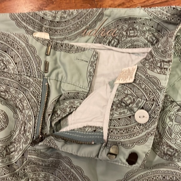 Size 0 light aqua cropped pants with dark brown design - Picture 3 of 5